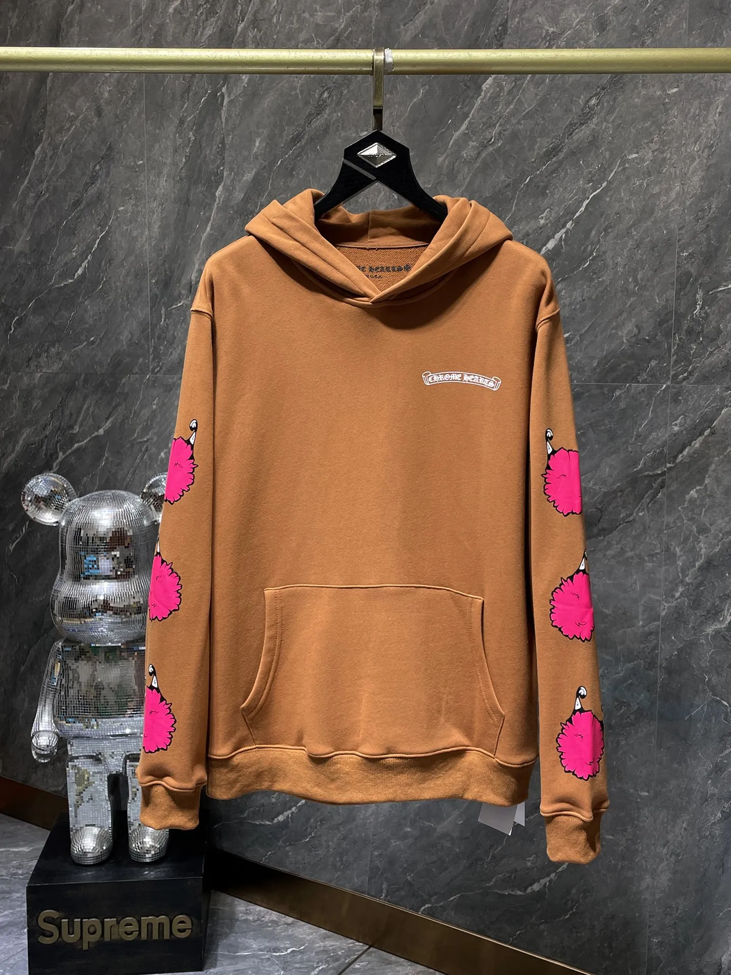 P246 Chrome Hearts Autumn and Winter 2025 are on sale simultaneously at counters❤️High weight! ! Crow Heart Mattyboy graffiti limited edition sweatshirt. Imported environmentally friendly glue printing and dyeing. Improved customized version of 1:1 high-gram weight high-quality fabric. Recommended color: customized coffee. Size: S, M, L, XL